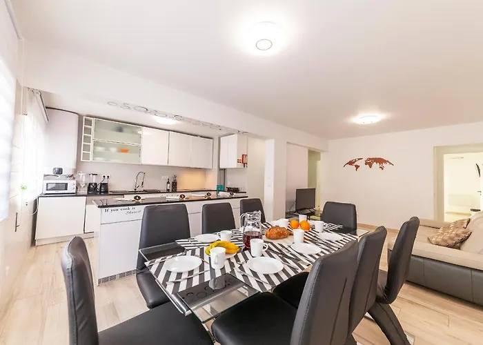 M - Martin & Tomas Guesthouse